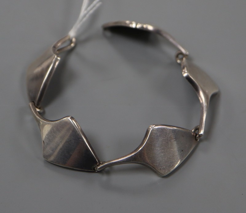 A stylish late 1960s Bent Knudson for Georg Jensen 925 bracelet, design no. 16, 17.8cm, 35 grams.